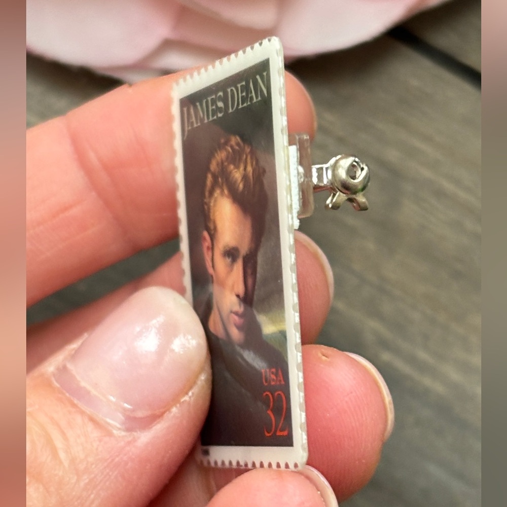 James Dean 1996 Stamp Pin - Picture 3 of 6